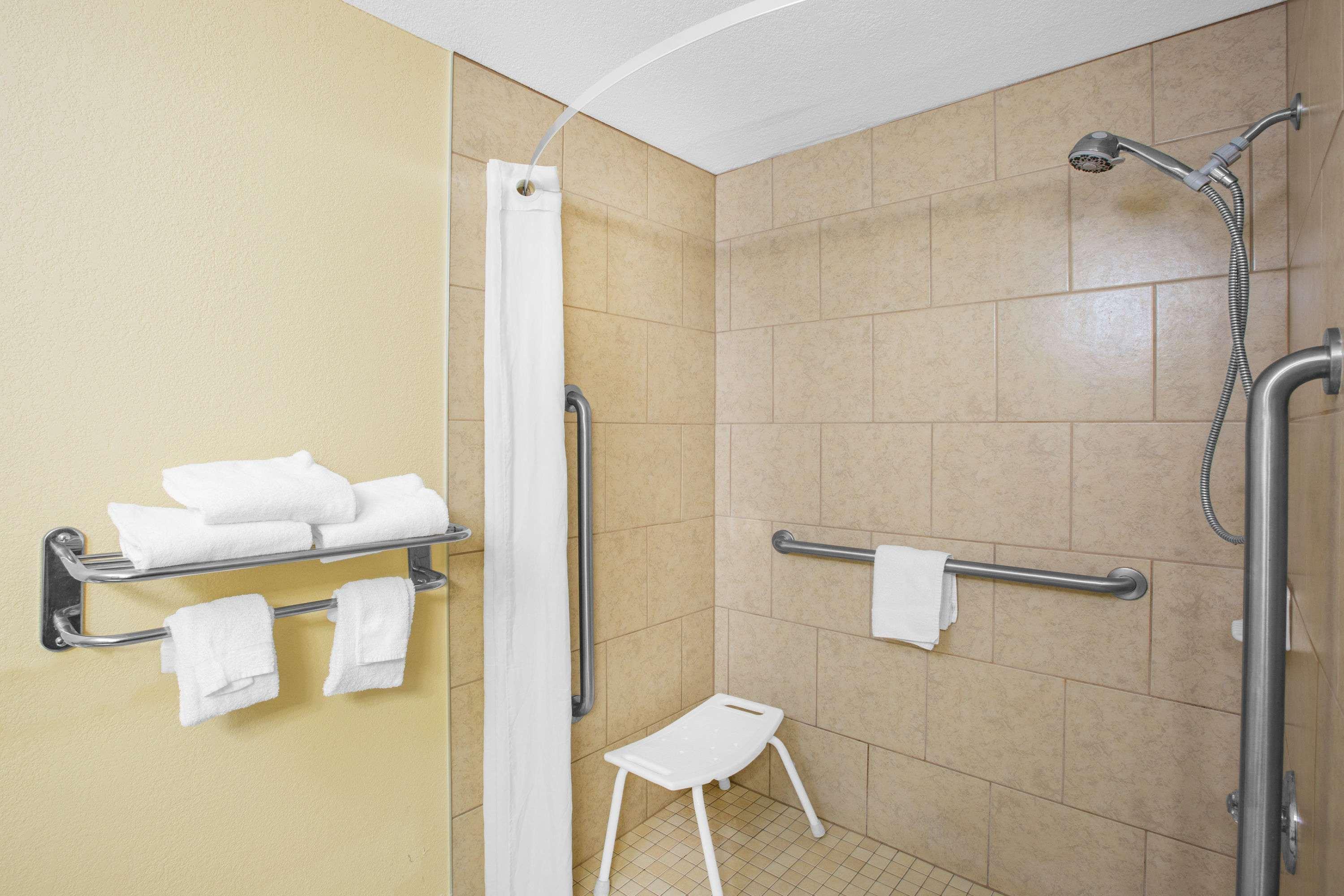 Super 8 By Wyndham Clive Ia Μοτέλ Δωμάτιο φωτογραφία
